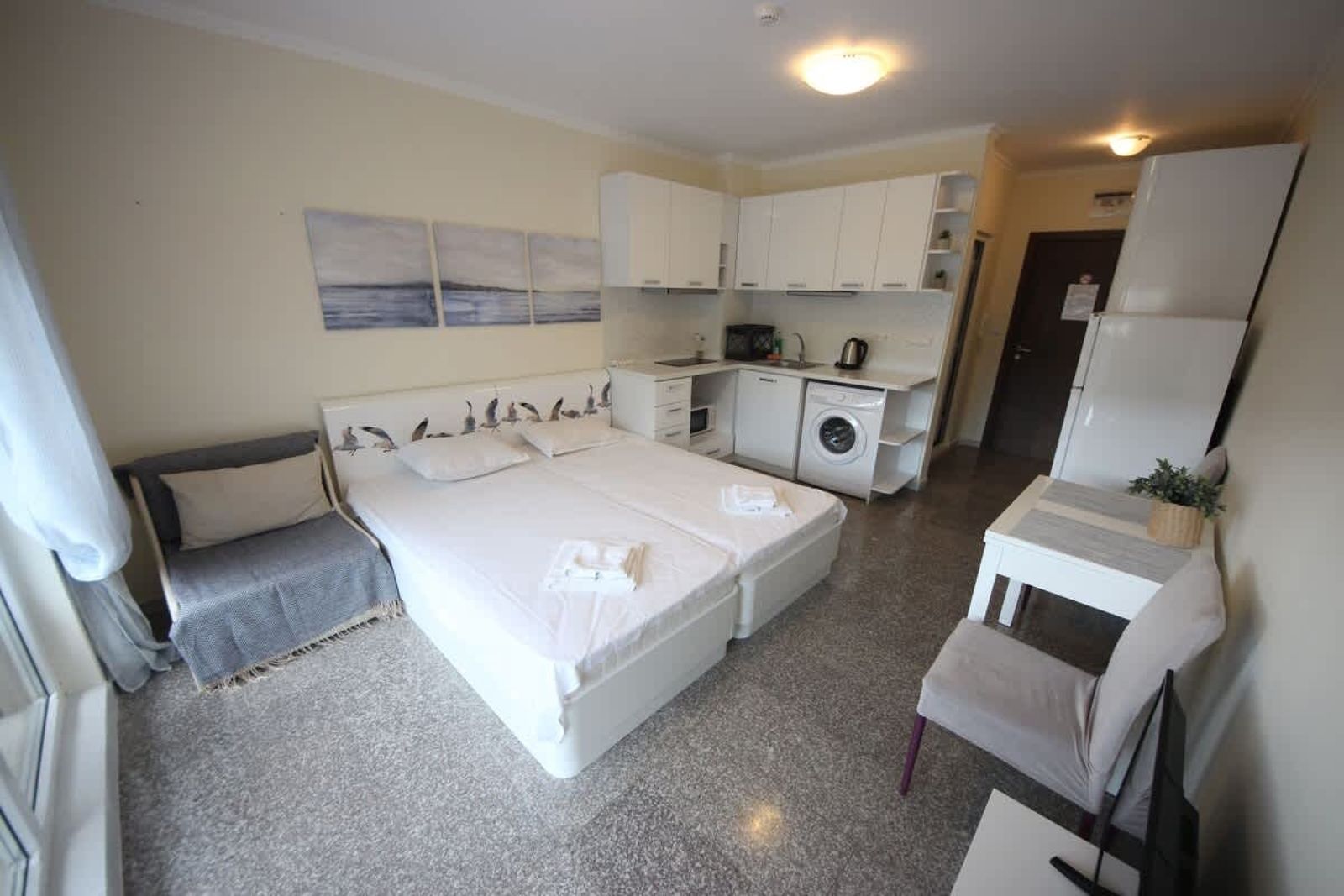 Family Studio with balcony in Admiral Plaza - Photo 23