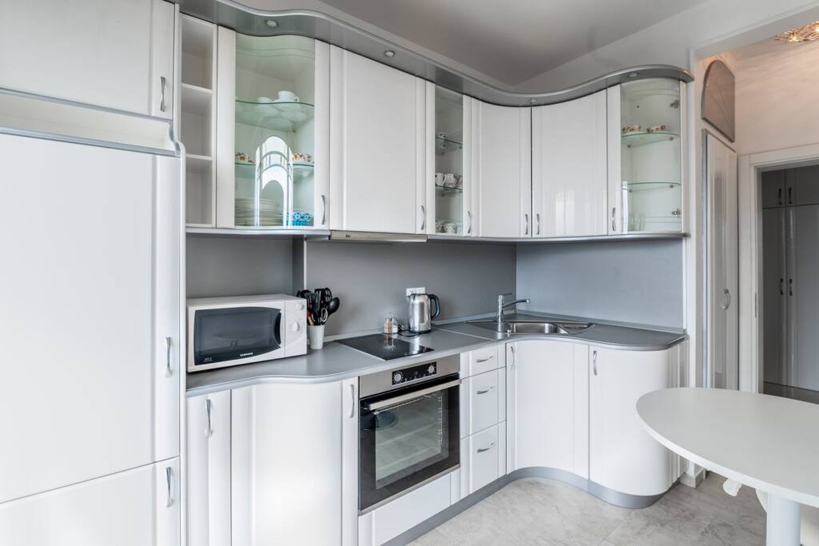 Vitosha Str 2BD White &amp; Blue Apt - Photo 4