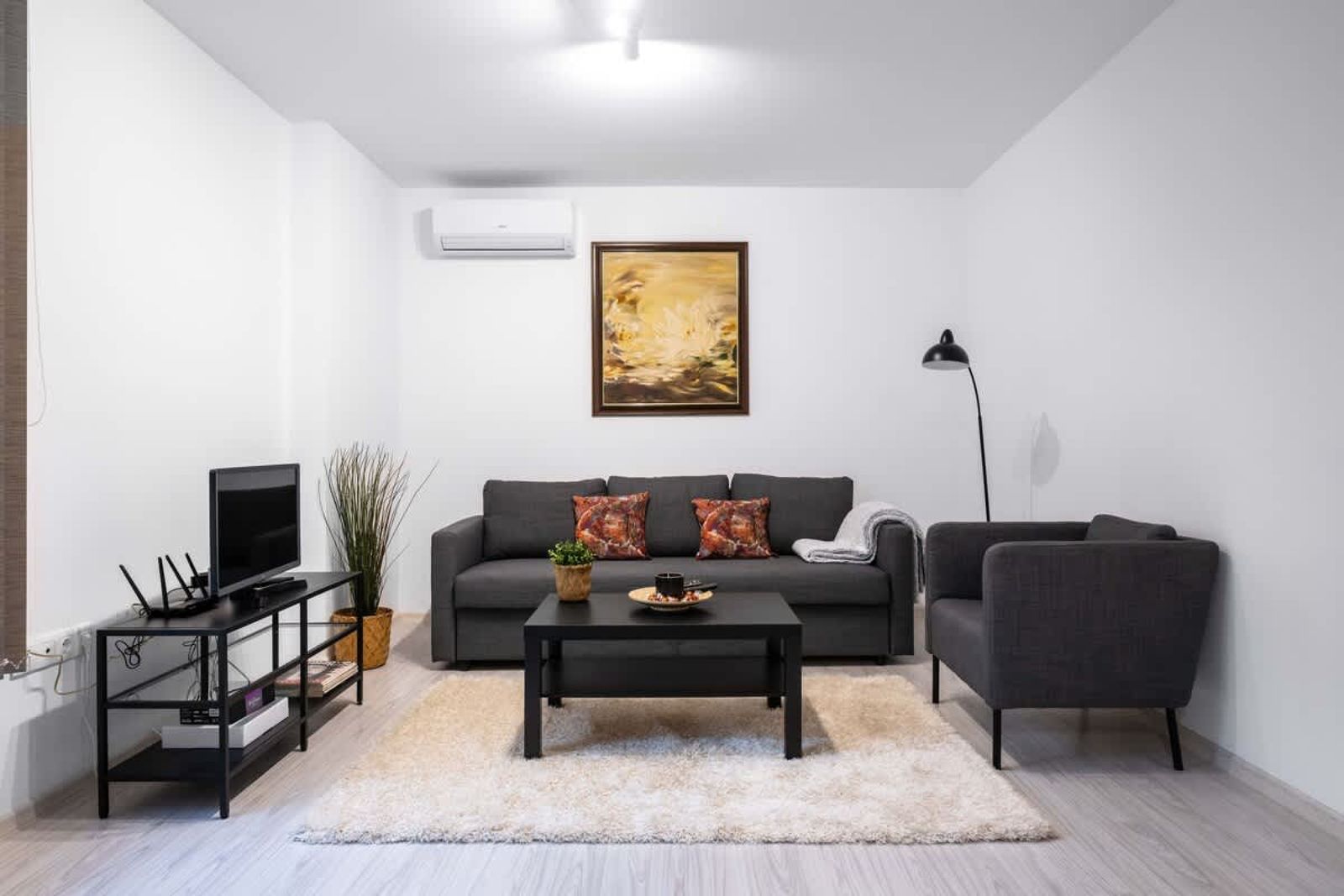 1BD Modern Living on blvd. Tsar Boris III + garage - Cover Photo