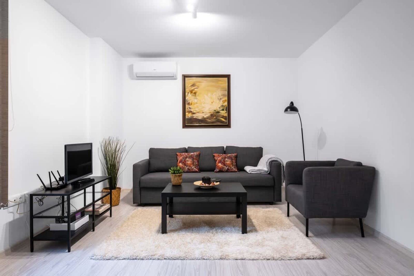 1BD Modern Living on blvd. Tsar Boris III + garage - Cover Photo