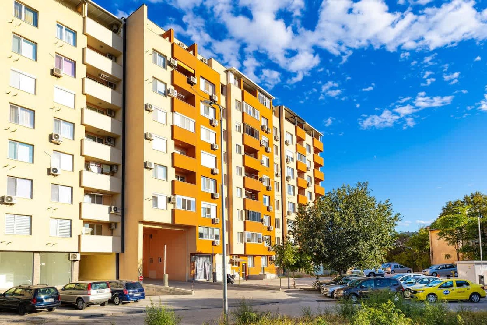 Bright and Cozy Apartment Next to a City Park - Photo 16