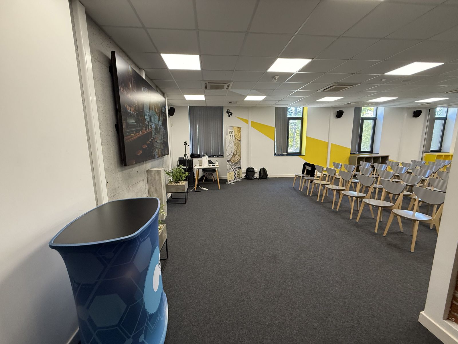 Modern Conference Room in the Heart of Sofia - Photo 18