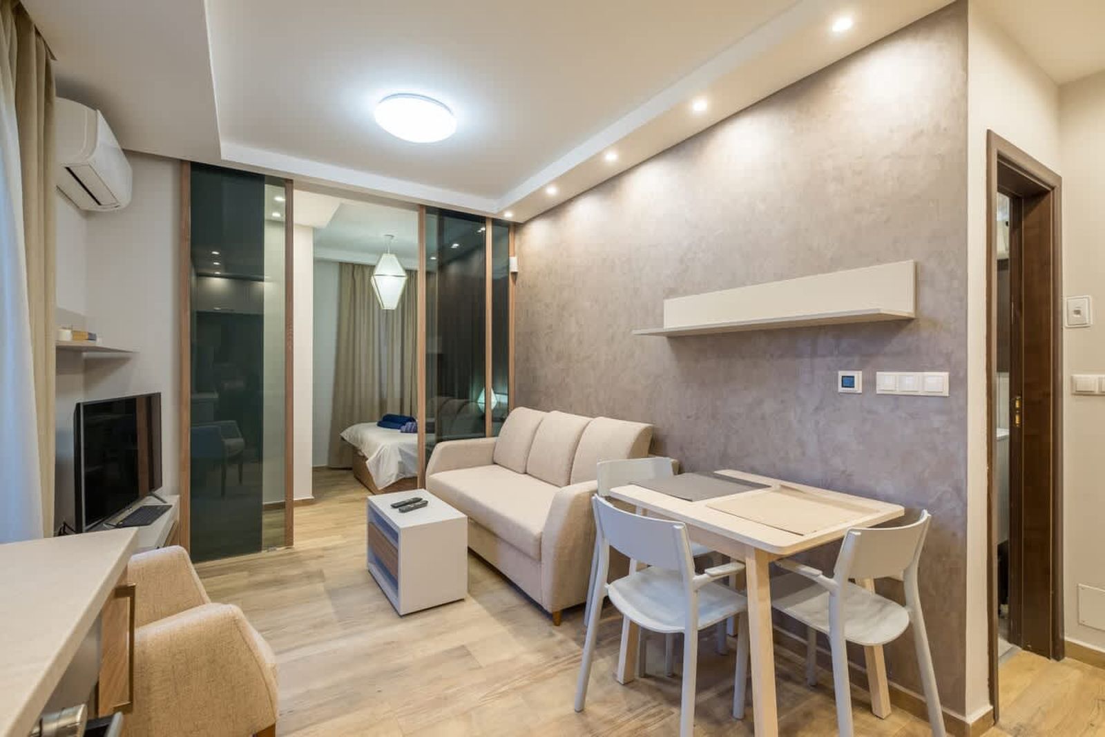 M&amp;M Modern &amp; Multifunctional One Bedroom Apartment - Photo 3