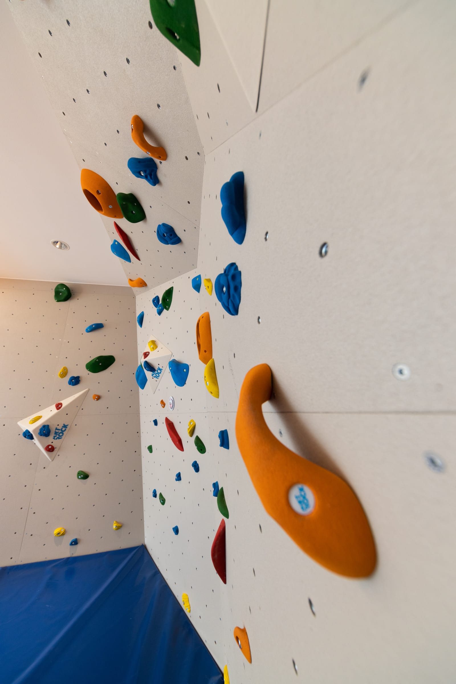 Ultra-Luxury Alpine Mountain Retreat with Panoramic Views - Photo 20