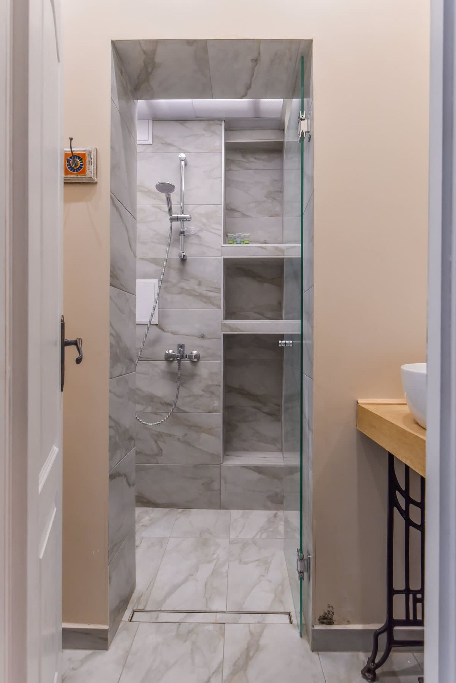 Spacious 2BD/2BA Flat near Serdika Metro &amp; History - Photo 13