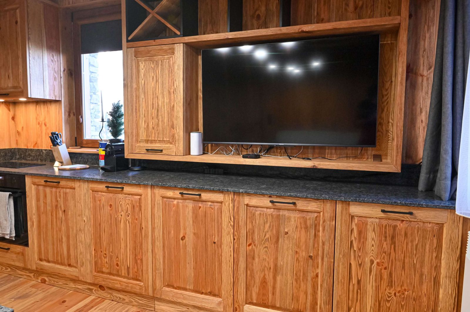 Cozy 1-Bedroom Apartment in St. Ivan Ski Resort - Photo 8