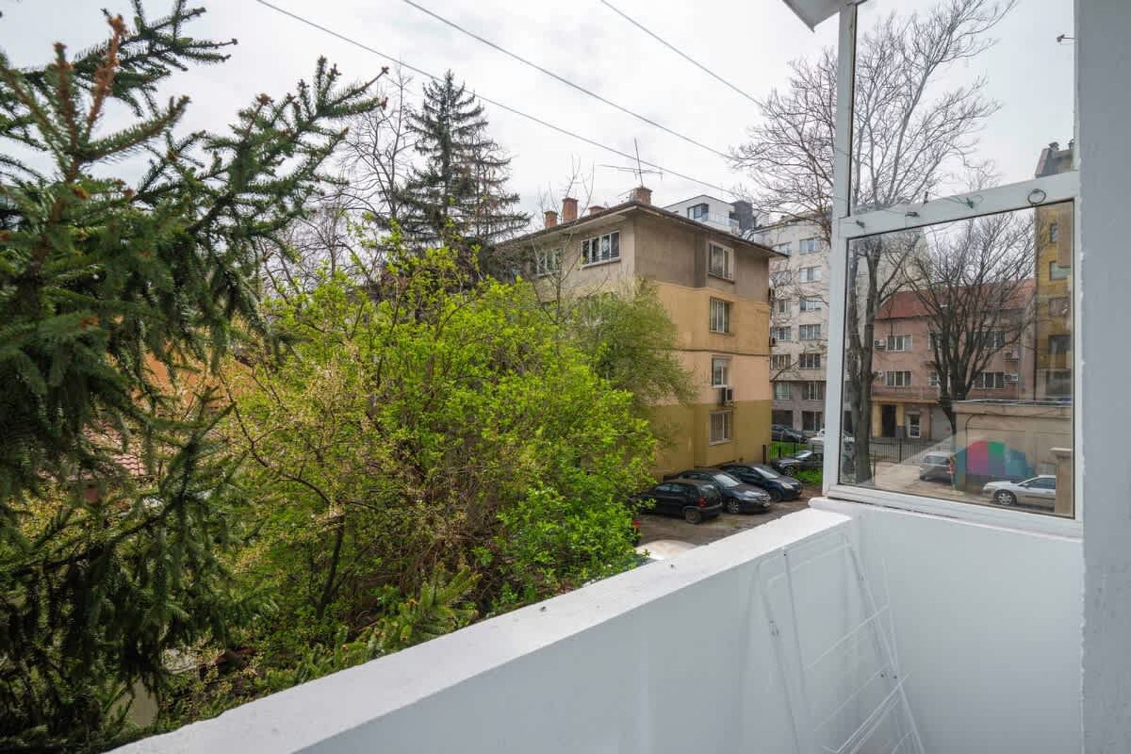 Cozy 2BD Flat in The Vintage Spot - Photo 5