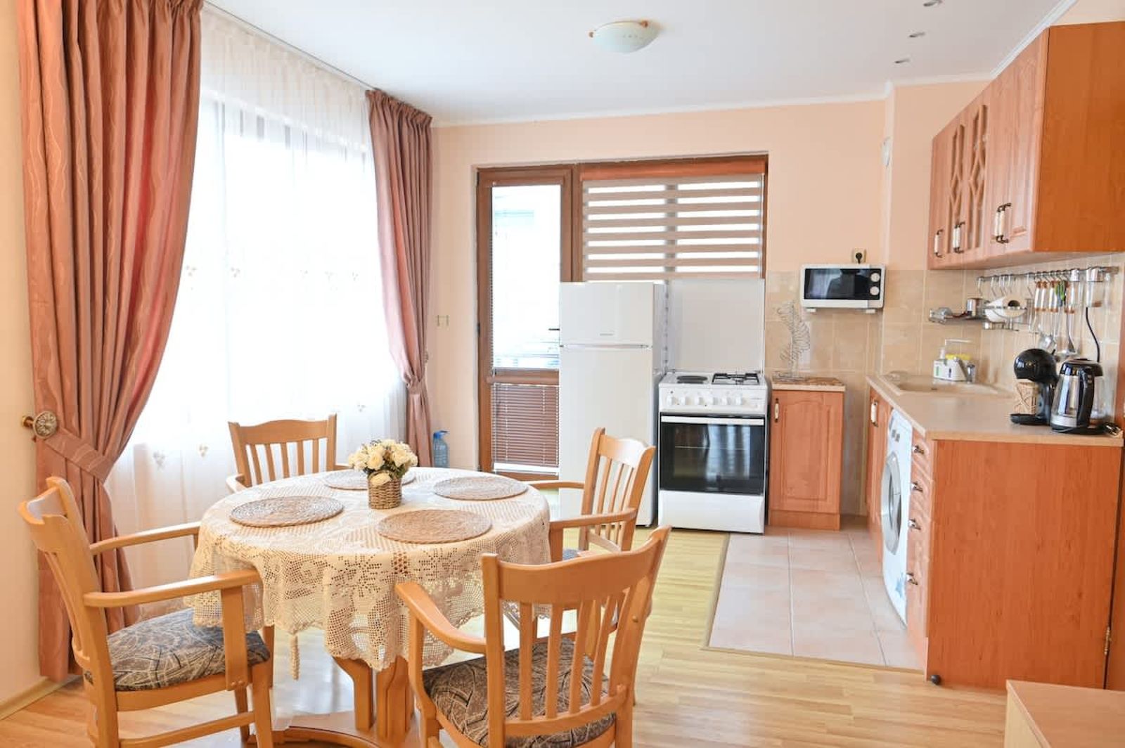 Bright 1BR Flat | Near Center &amp; Ski Lift Bansko - Photo 2