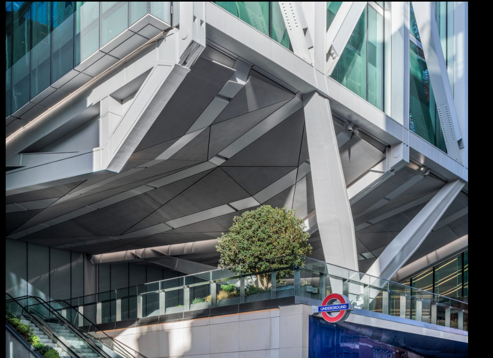 Deutsche Bank Headquarters - Photo 10