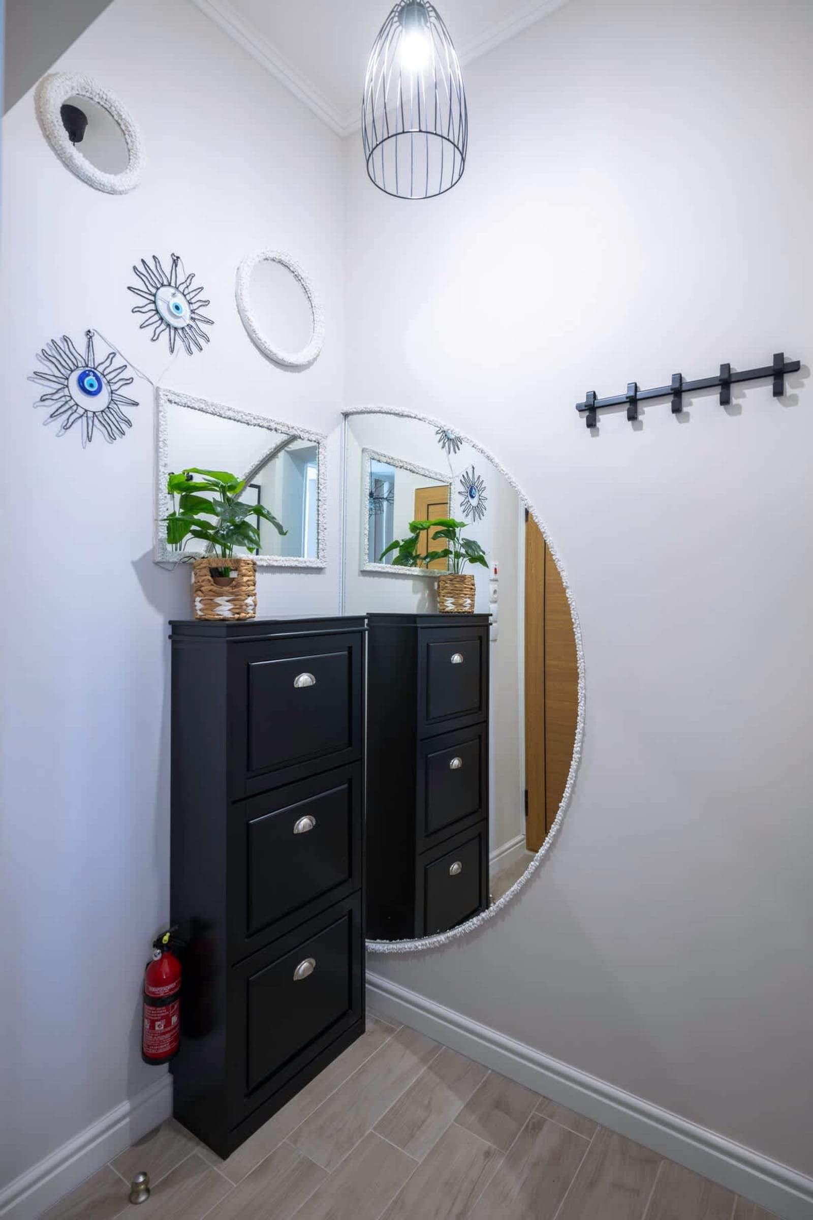 Bright Bohemian Studio with Prime Location - Photo 18