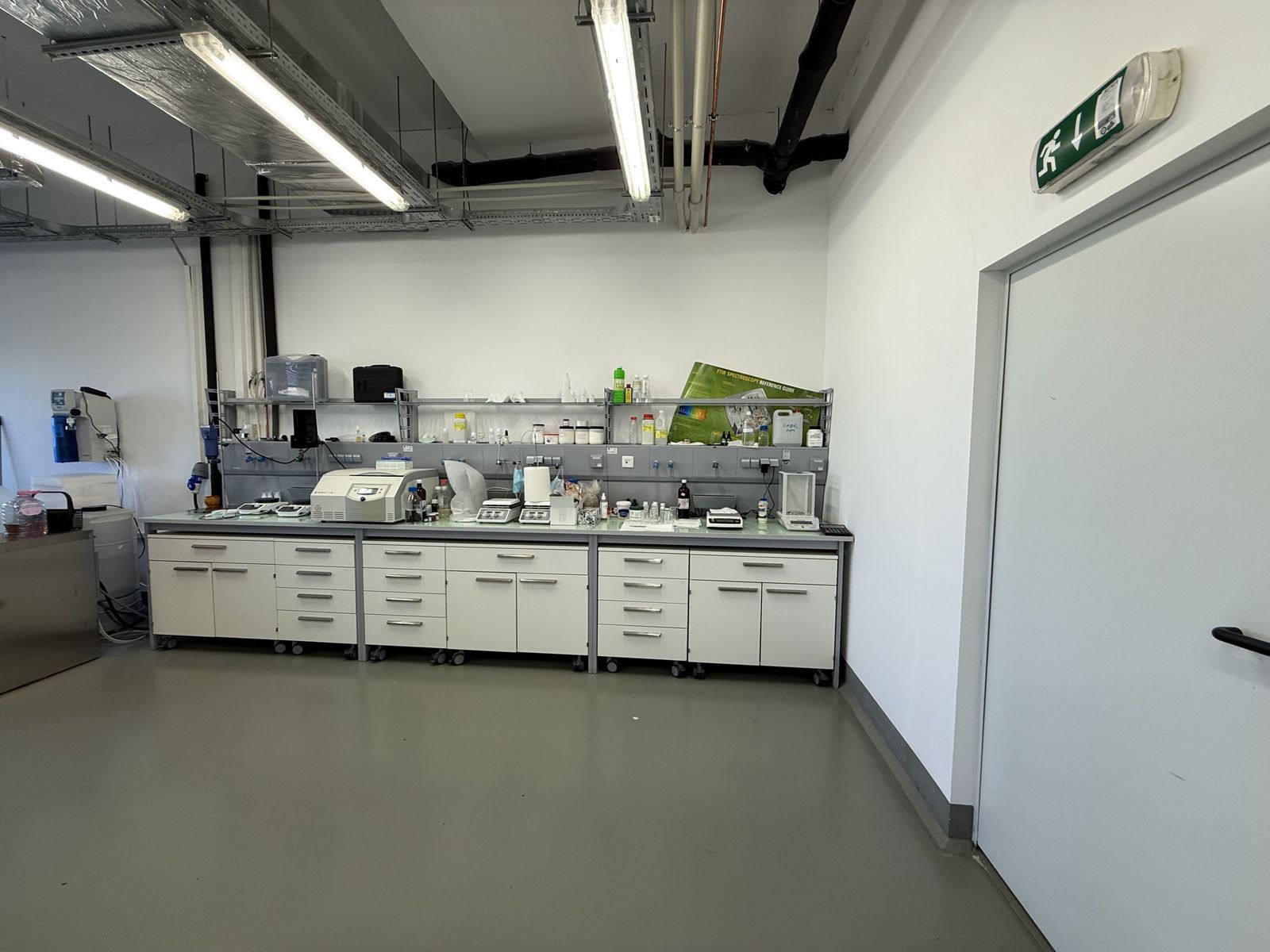 Modern Laboratory with a foyer in Sofia Bulgaria - Photo 34