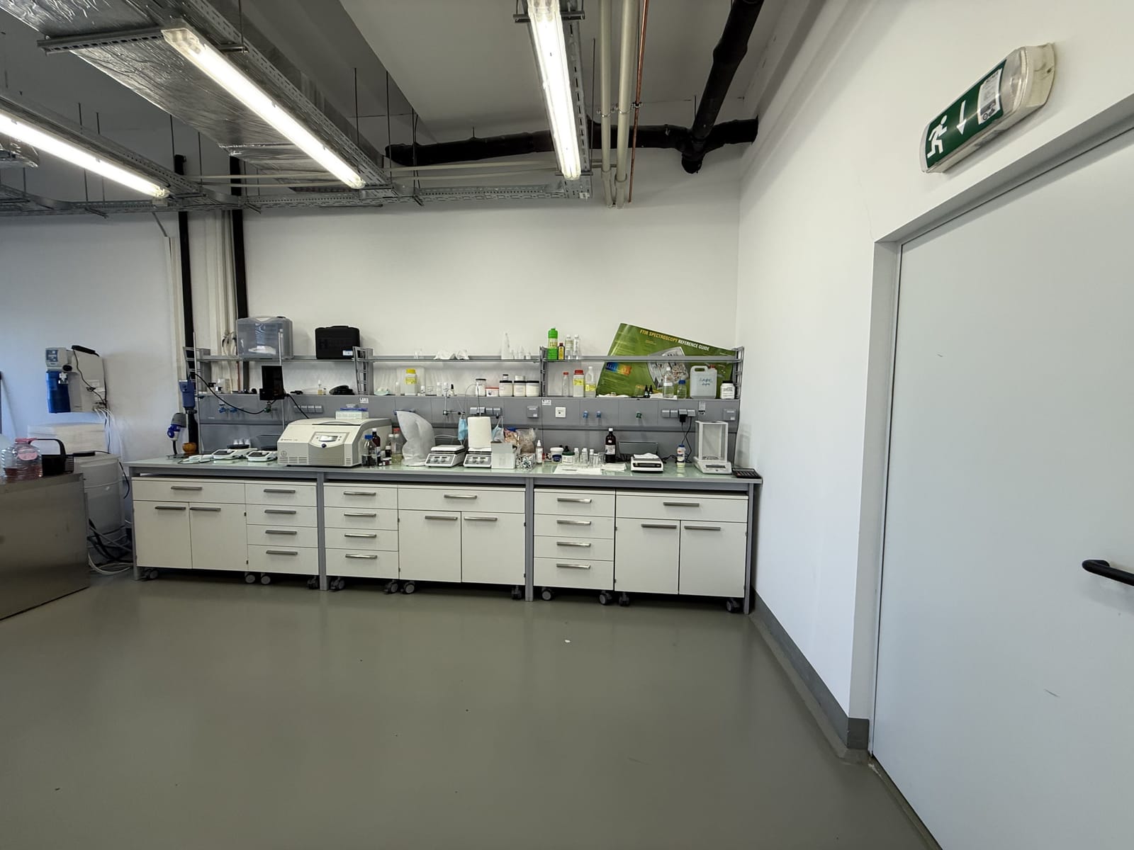 Modern Laboratory with a foyer in Sofia Bulgaria - Photo 34