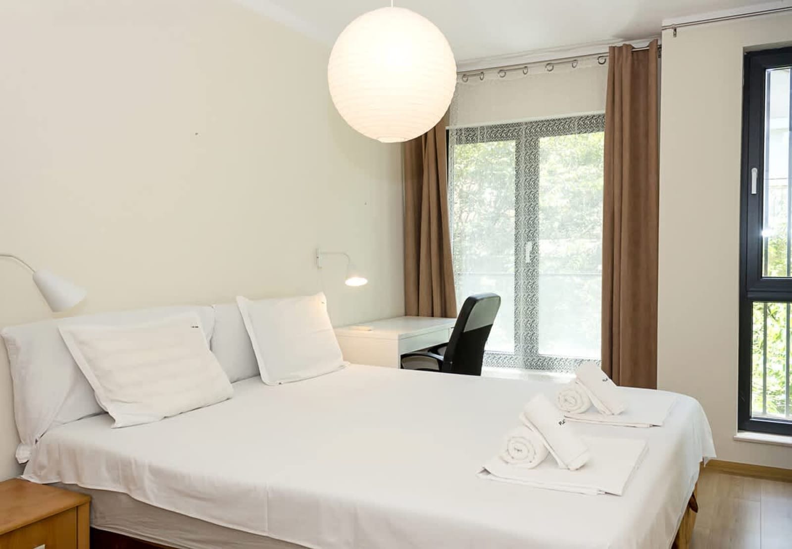 Primorki Park 1BD Flat with Desk &amp; Balcony - Cover Photo