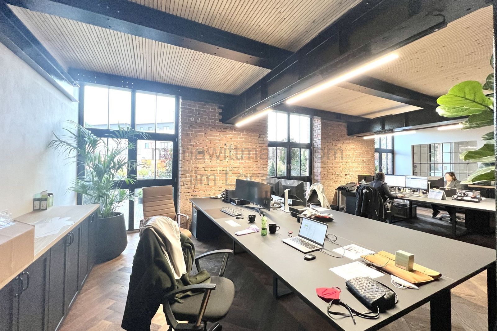 Location 365 - Photo 14