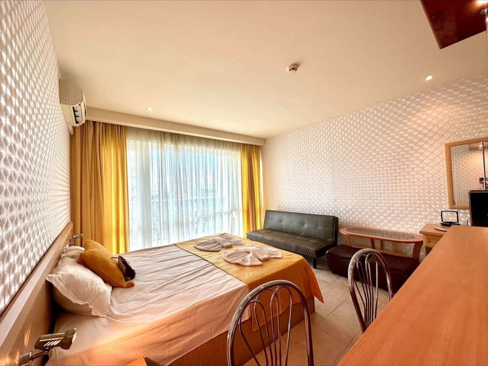 Miramar Palace Studio with Balcony - Photo 19