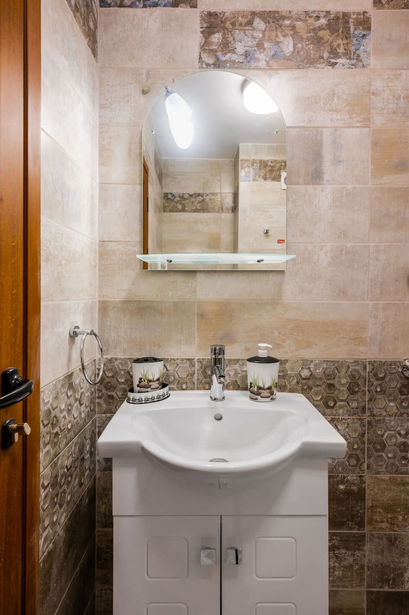 Double Delight: Two Charming 1-BD Flats in Sofia - Photo 21