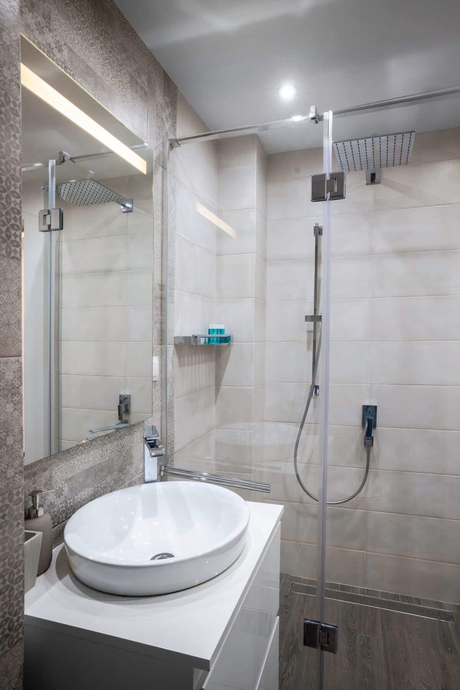 Central Luxurious 2 BD Flat near NDK - Photo 17