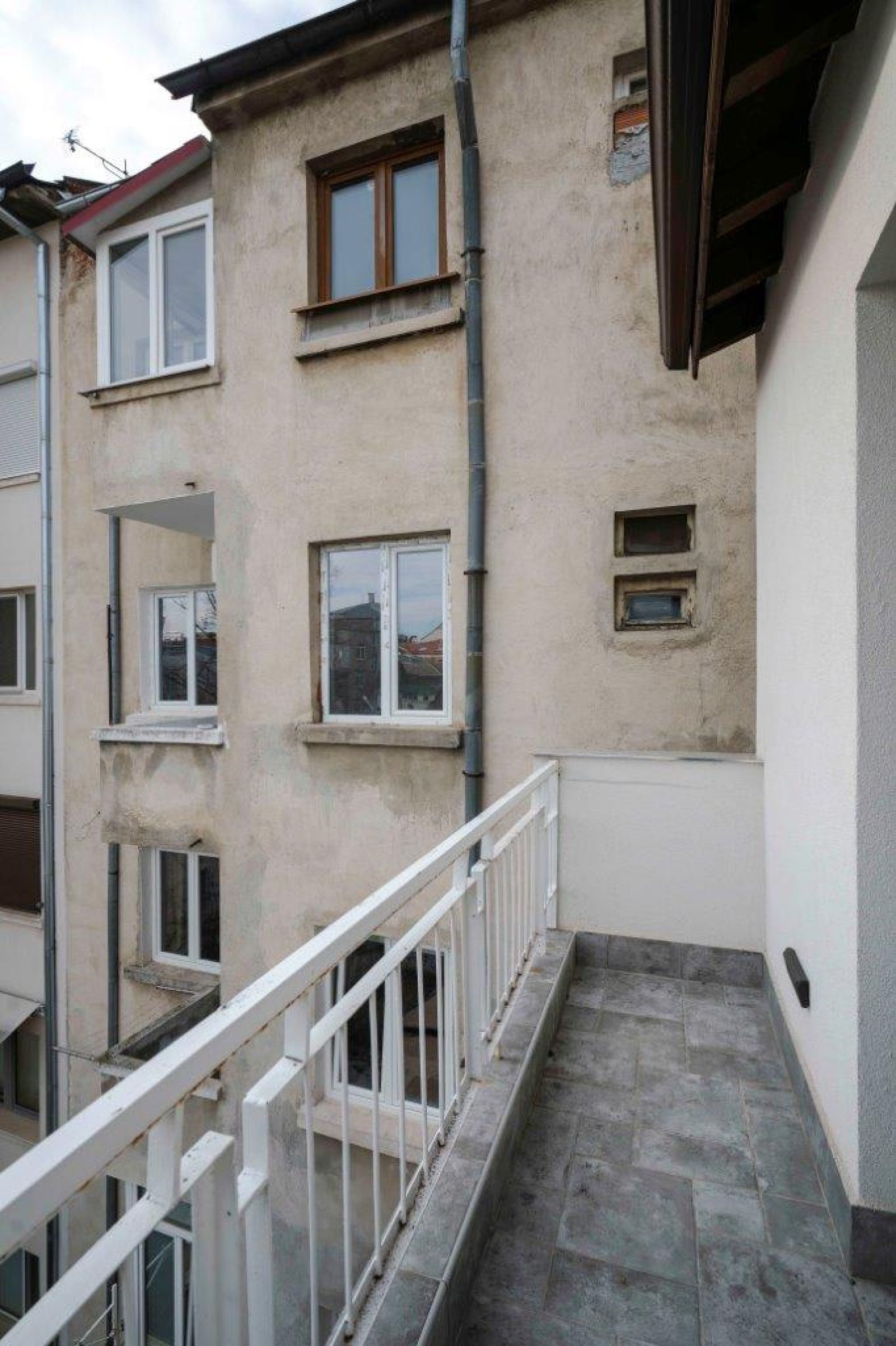 Luminous Central Retreat Spacious 2BD Apartment - Photo 30