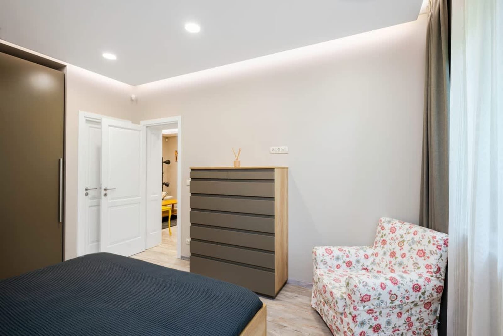 Elegant Escape in The Heart of The City - Photo 13