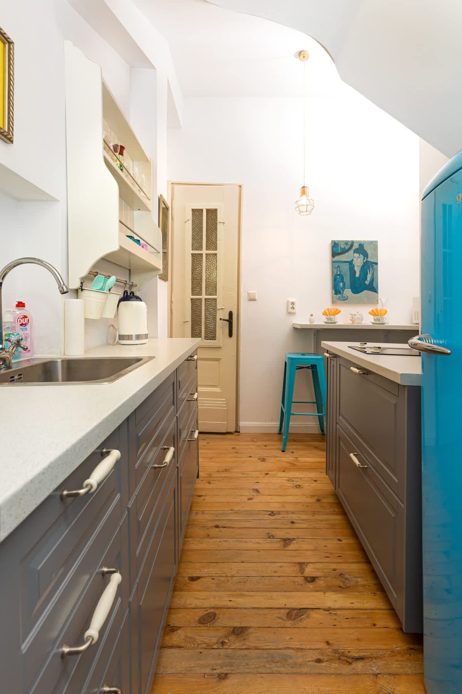 The Old Town Vintage 2-Bedroom Jewel - Photo 12