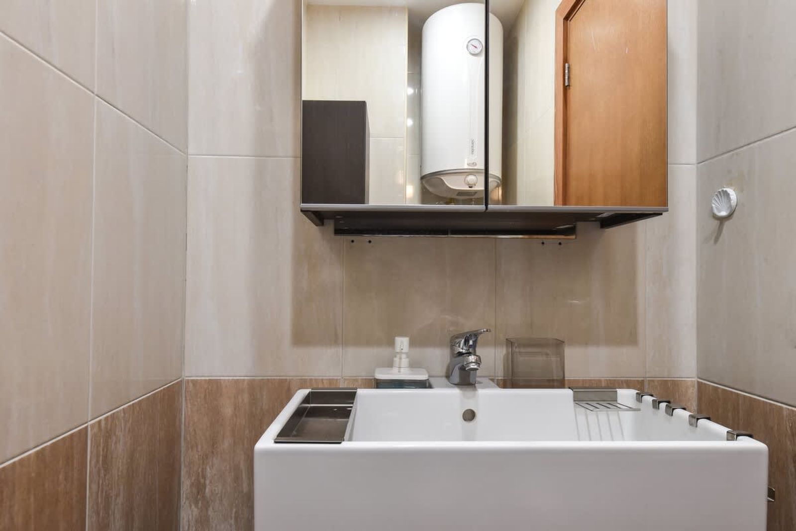 Beautiful City View Maisonette Apartment - Photo 11