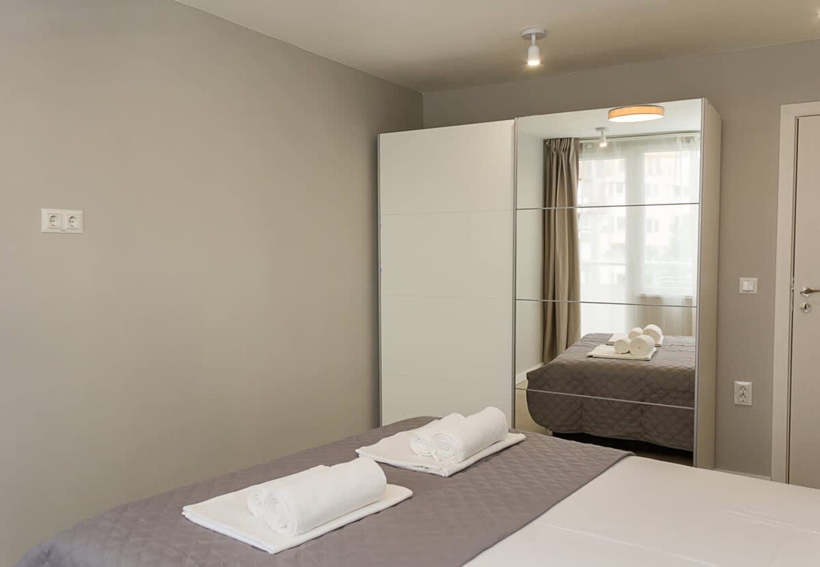 Sea Garden Varna - 2BD Flats with Desk &amp; Balcony - Photo 18