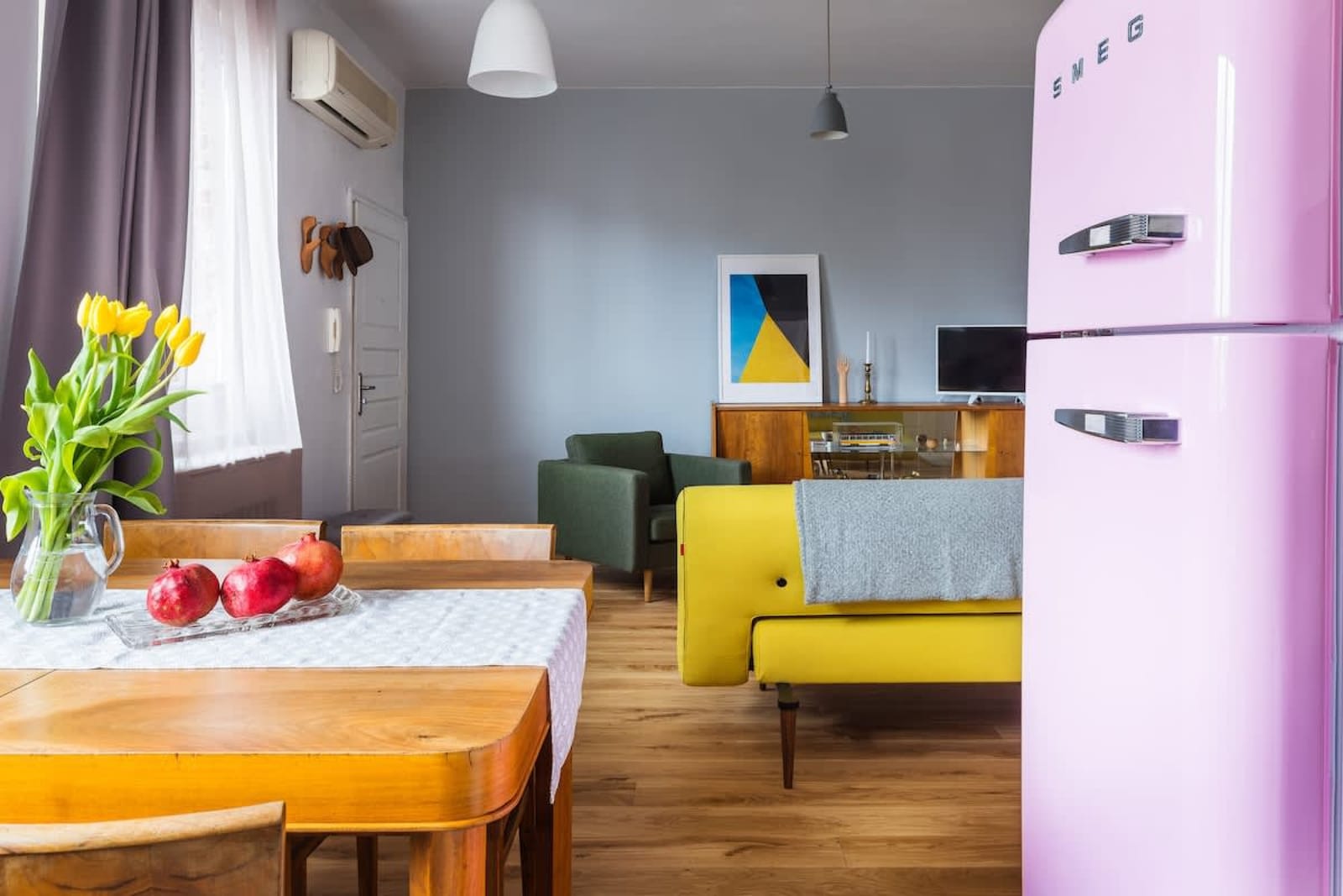 Eclectic and boutique designers apartment/ parking - Photo 17