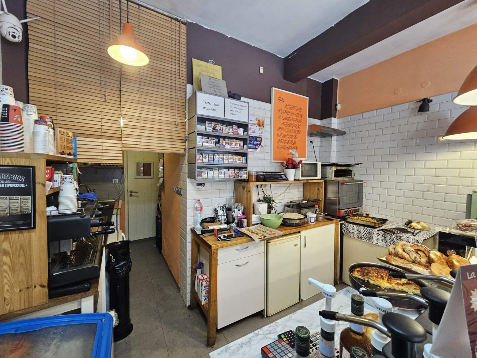 Coffee Shop in the Heart of Sofia - Photo 5