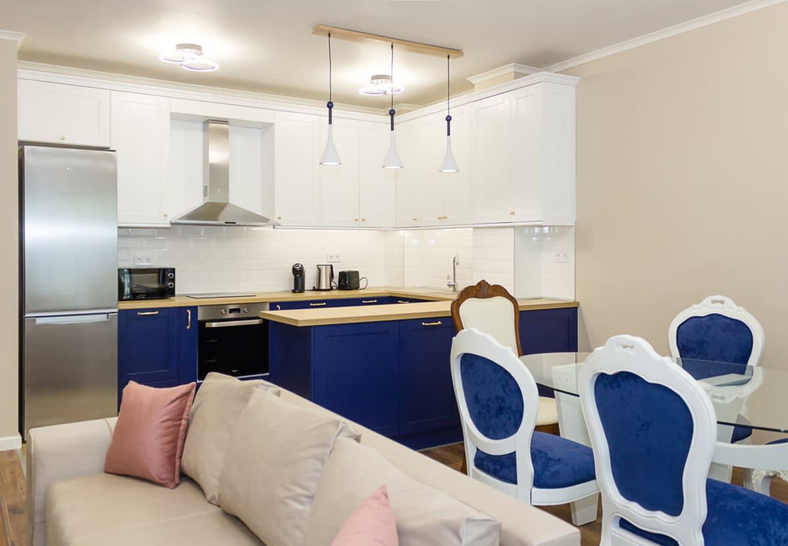 2BD Home In The Heart Of Varna with Parking - Blue - Cover Photo