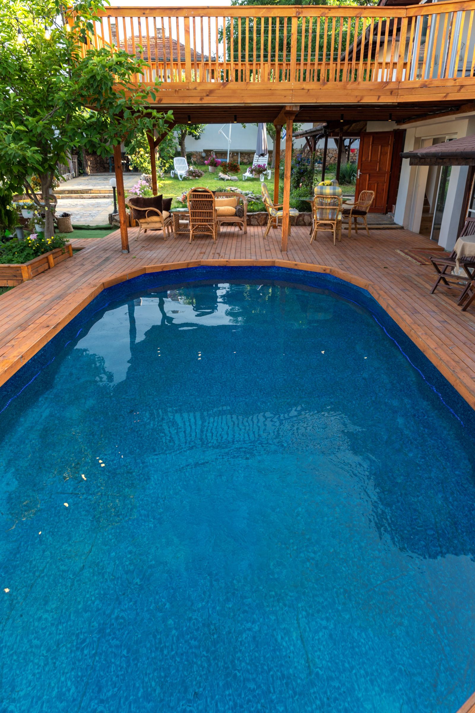 Modern and Cinematic Villa in the area of Sofia - Photo 5