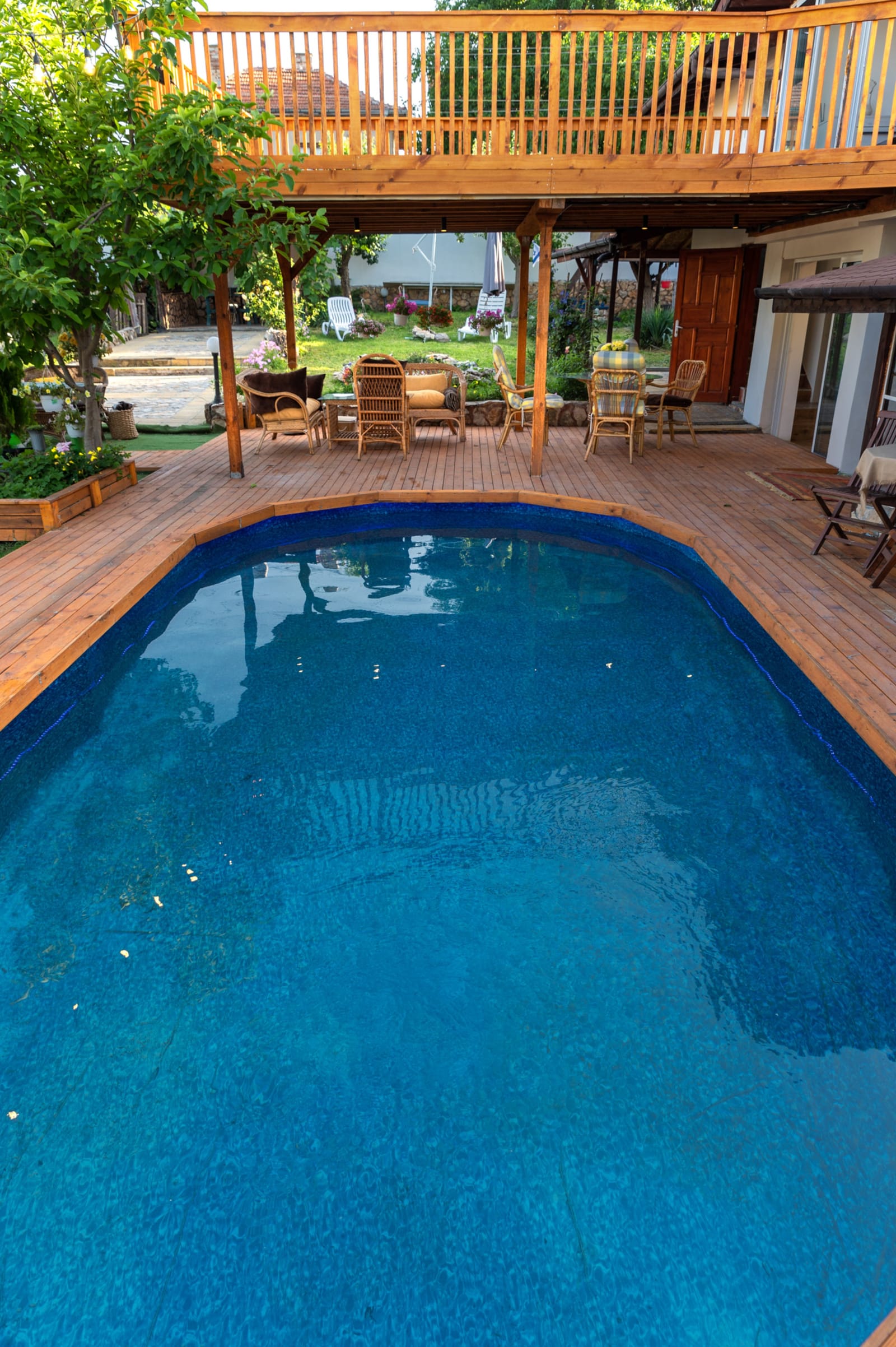 Modern and Cinematic Villa in the area of Sofia - Photo 5