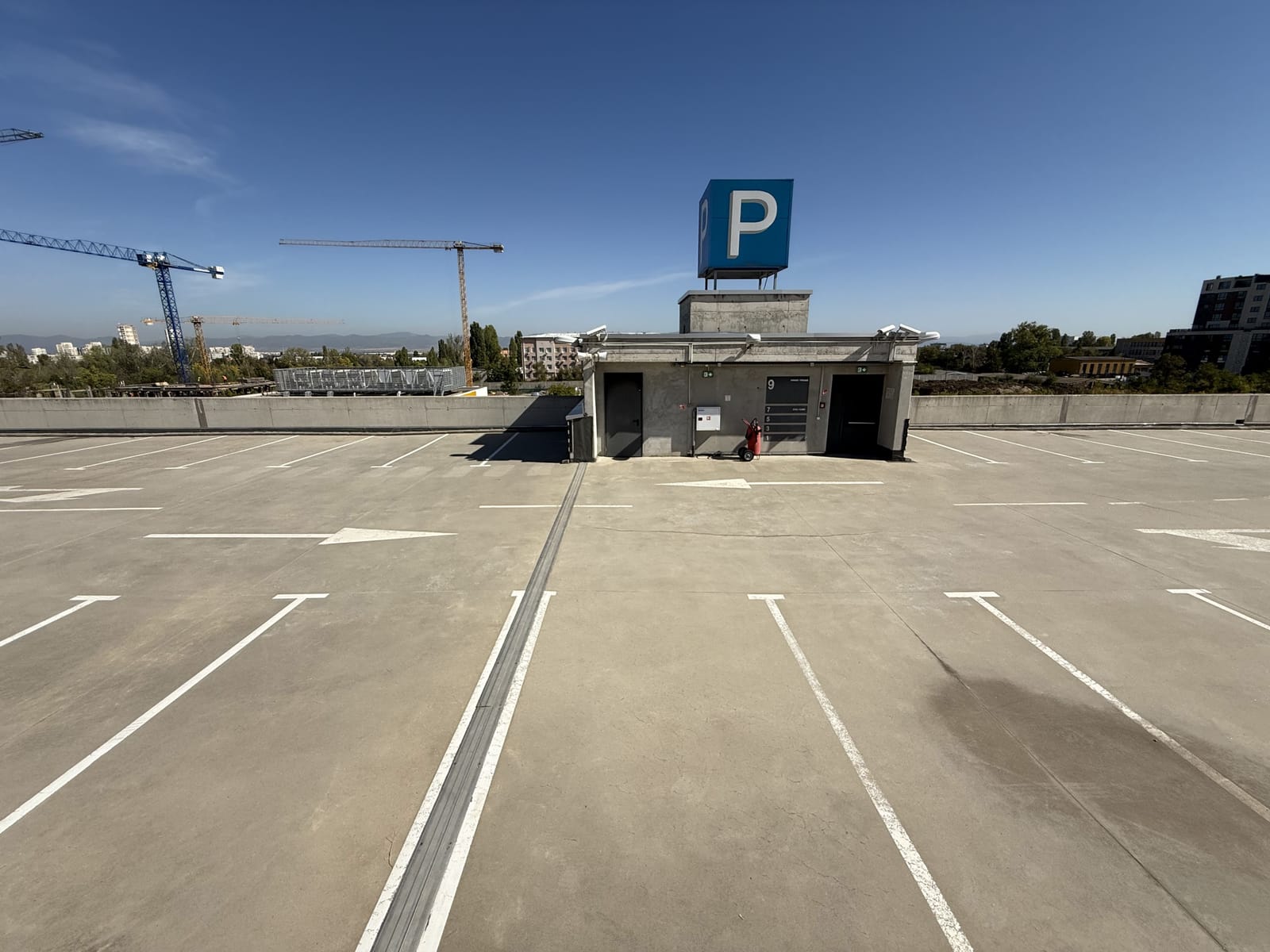 Big 5 Story Parking with security - Photo 46