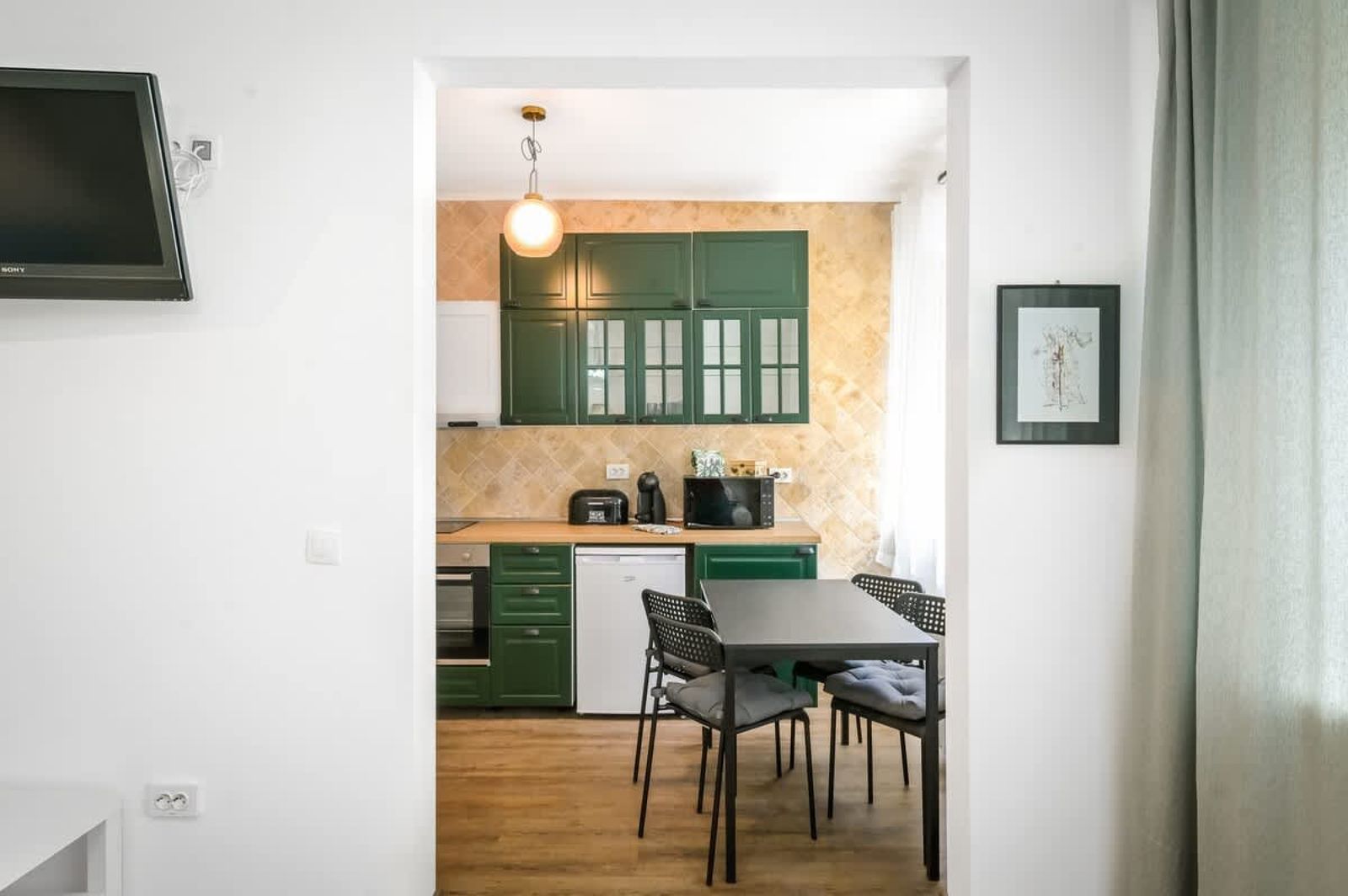 Floral Studio Retreat in Sofia City Center - Photo 10