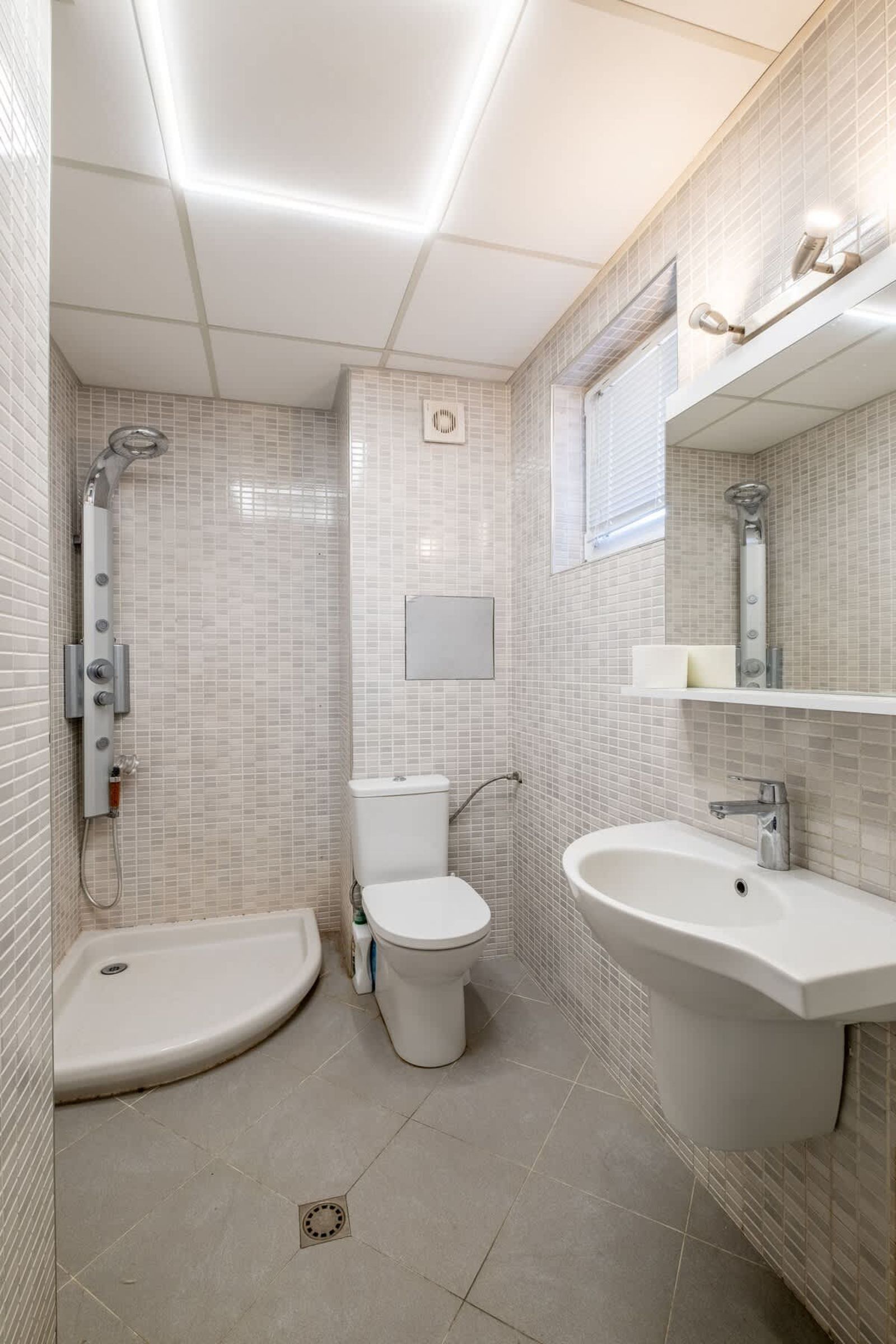 Marvelous Apt / Roof Top Terrace / 2BDR / 2BTH - Photo 24