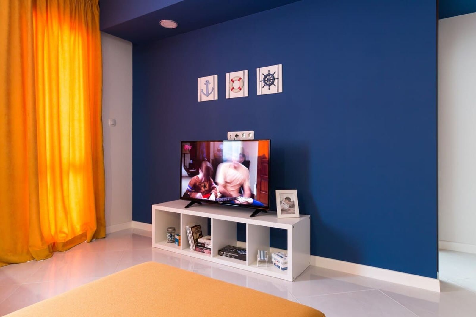 Pop your C-o-l-o-r-s - Funky and Modern 1BDR. Apt. - Photo 17