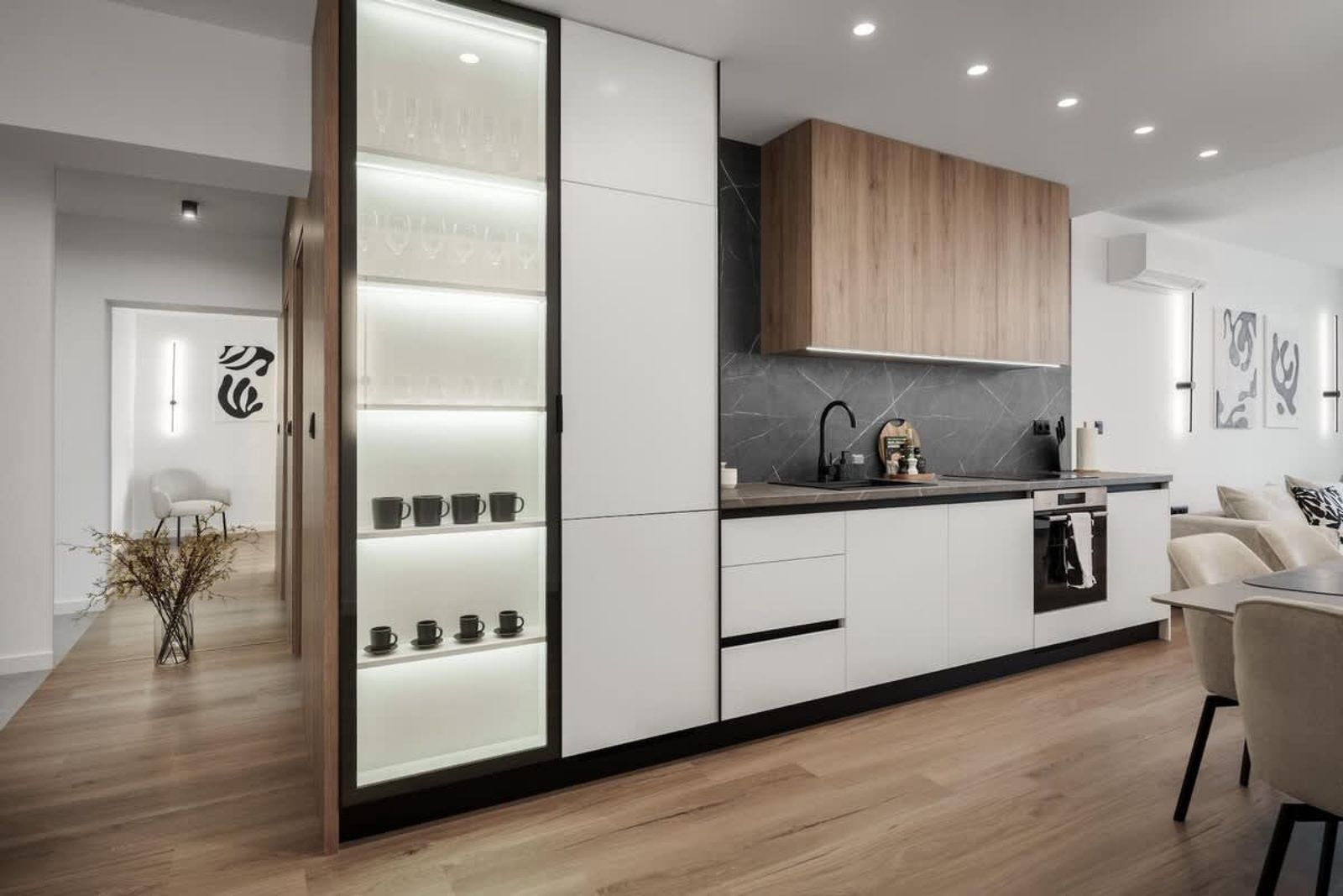 Stylish 1BR with Balcony &amp; Parking | Skyline Varna - Photo 22