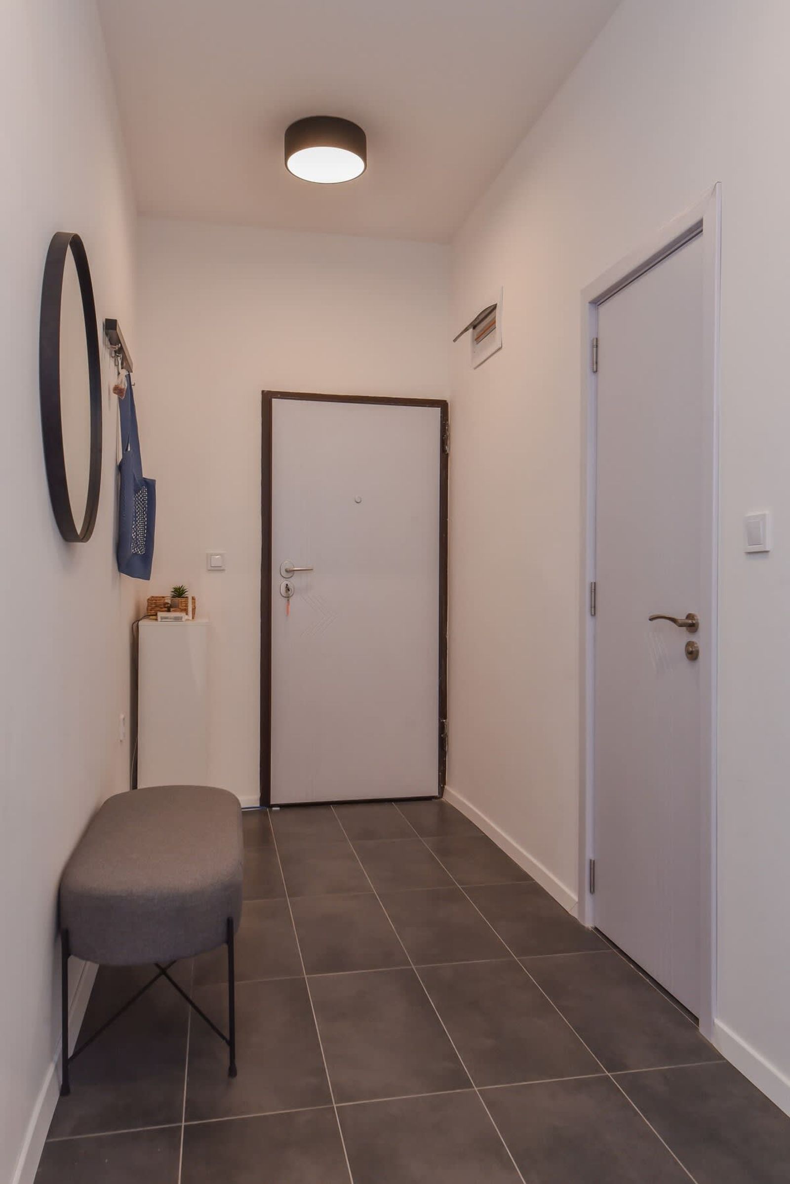 Smart &amp; Modern 2-BDR Flat - TOP Location in Sofia - Photo 23