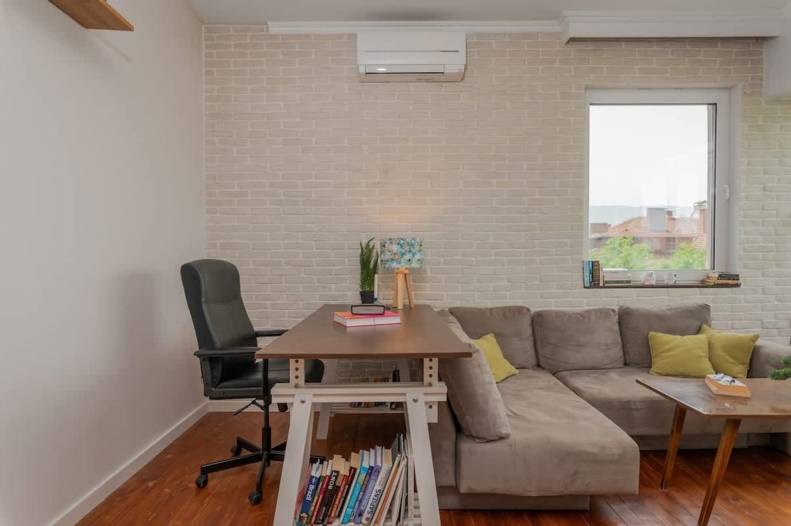 Flamingo Flat /Two-bedroom with Balcony\ - Photo 8