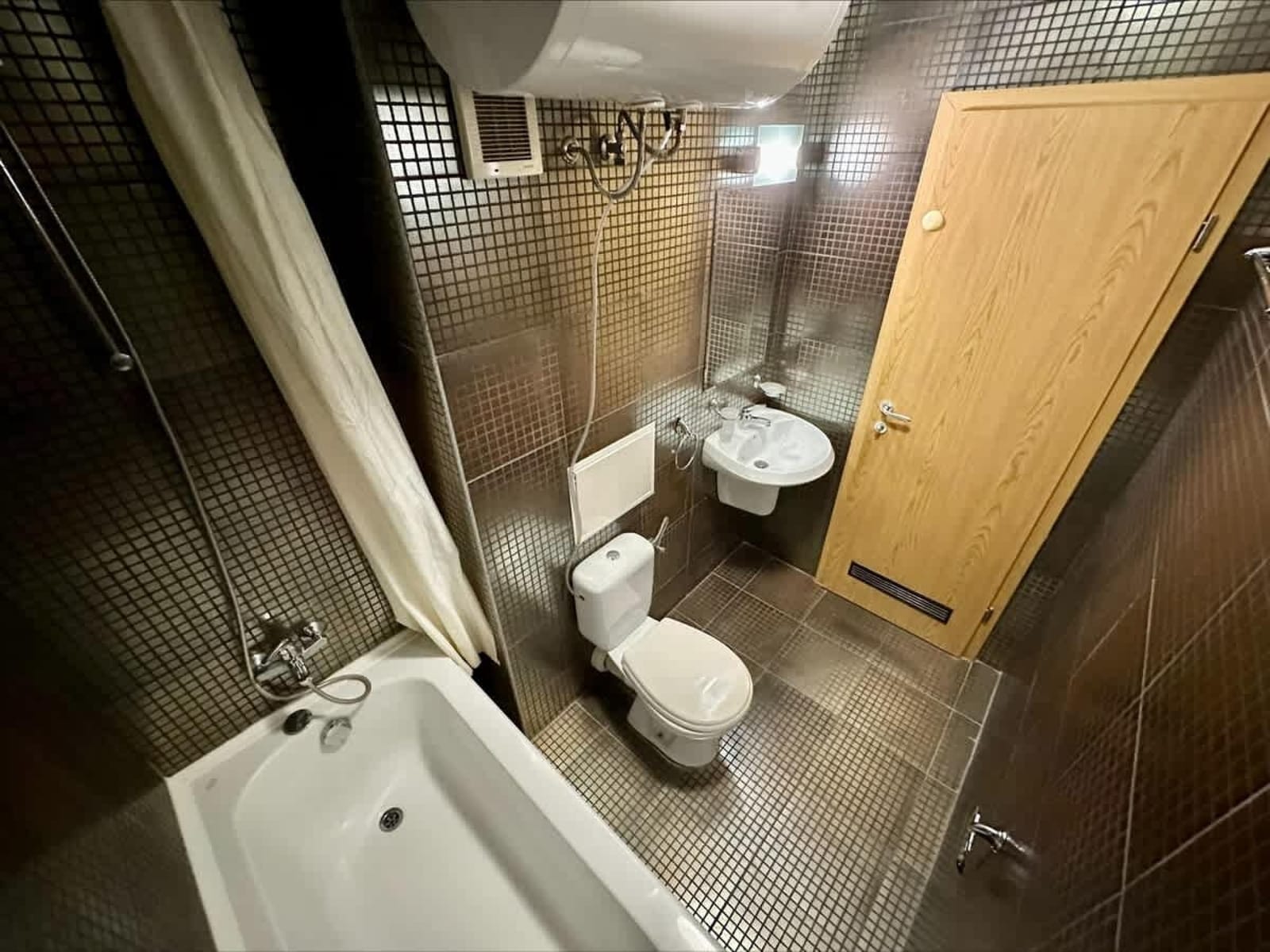 Cozy Apartment with Balcony  Royal Sun - Photo 28