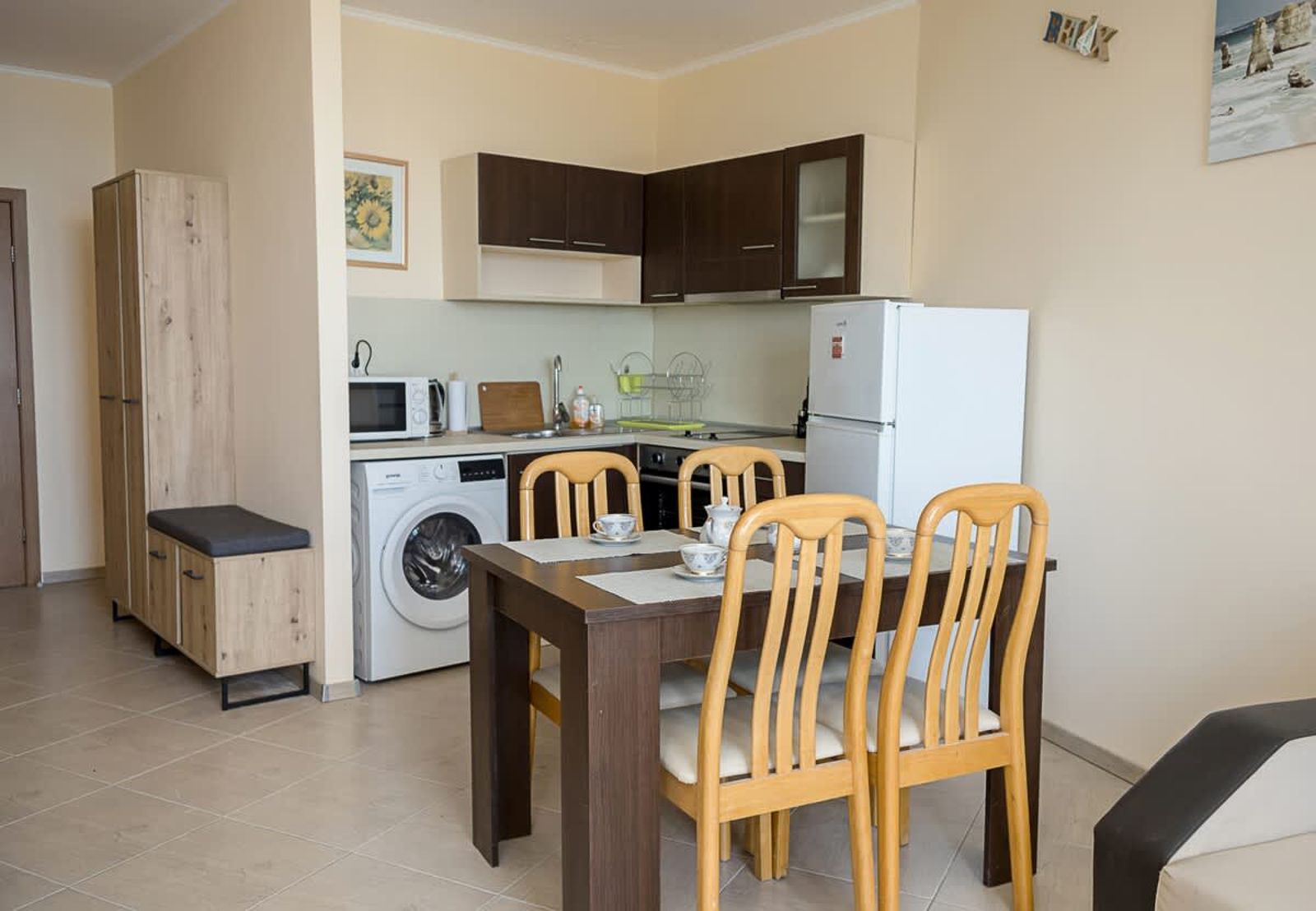 Cozy Retreat with Sea View &amp; Balcony | Nikea Park - Photo 7