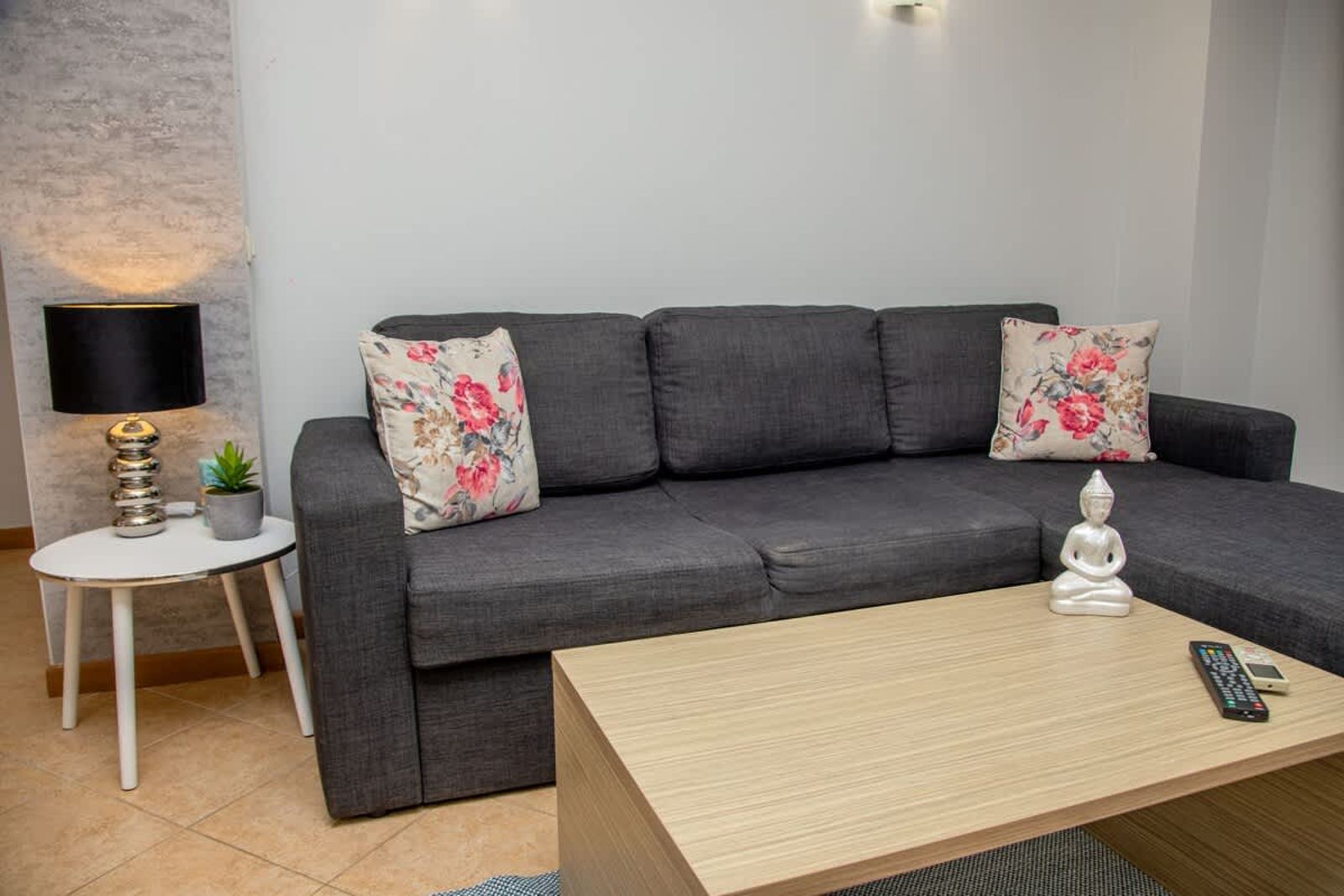 Sunny apartment in a complex with a POOL and GYM - Photo 5