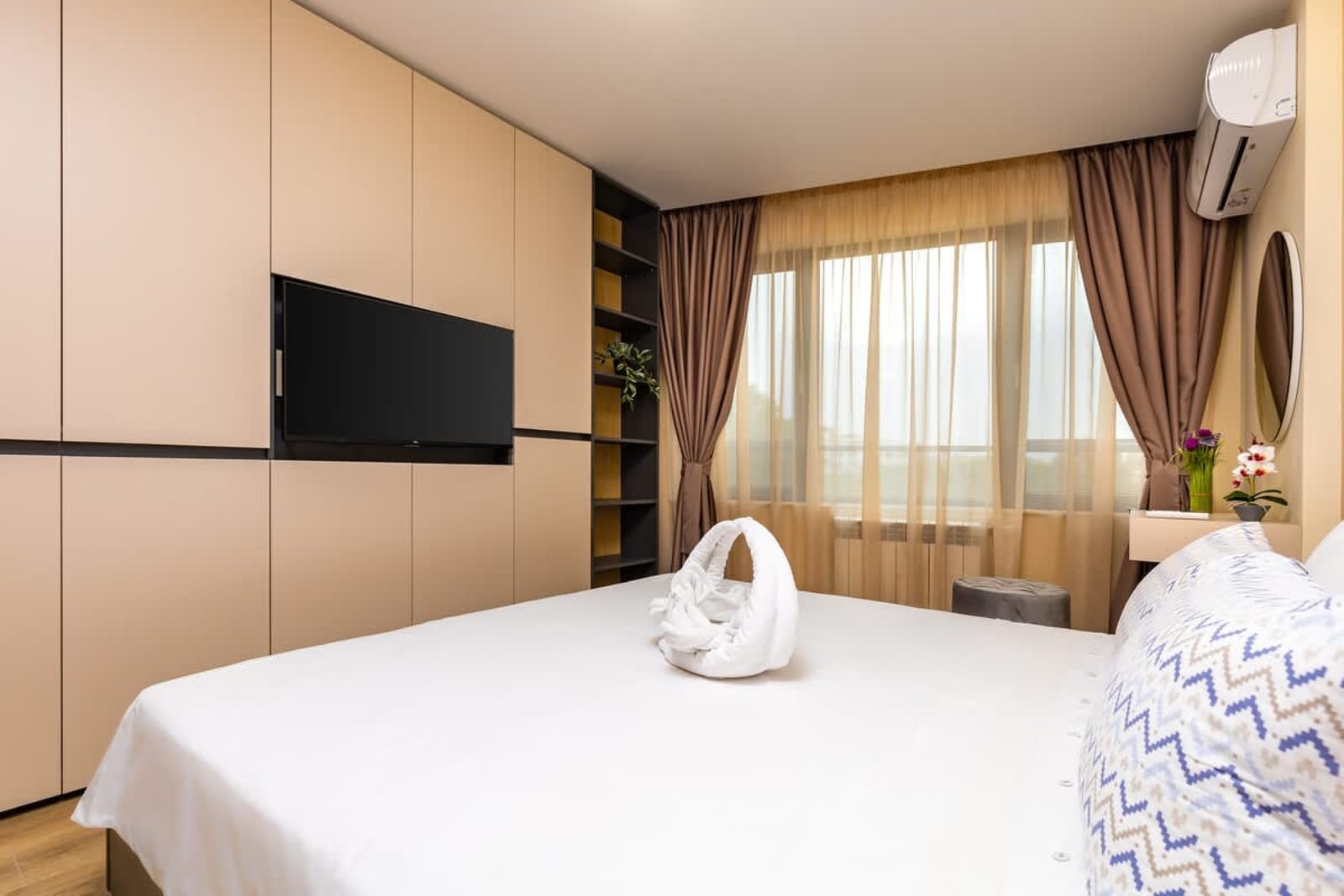 Charming 1-Bedroom Haven near Plovdiv's Old Town - Photo 9