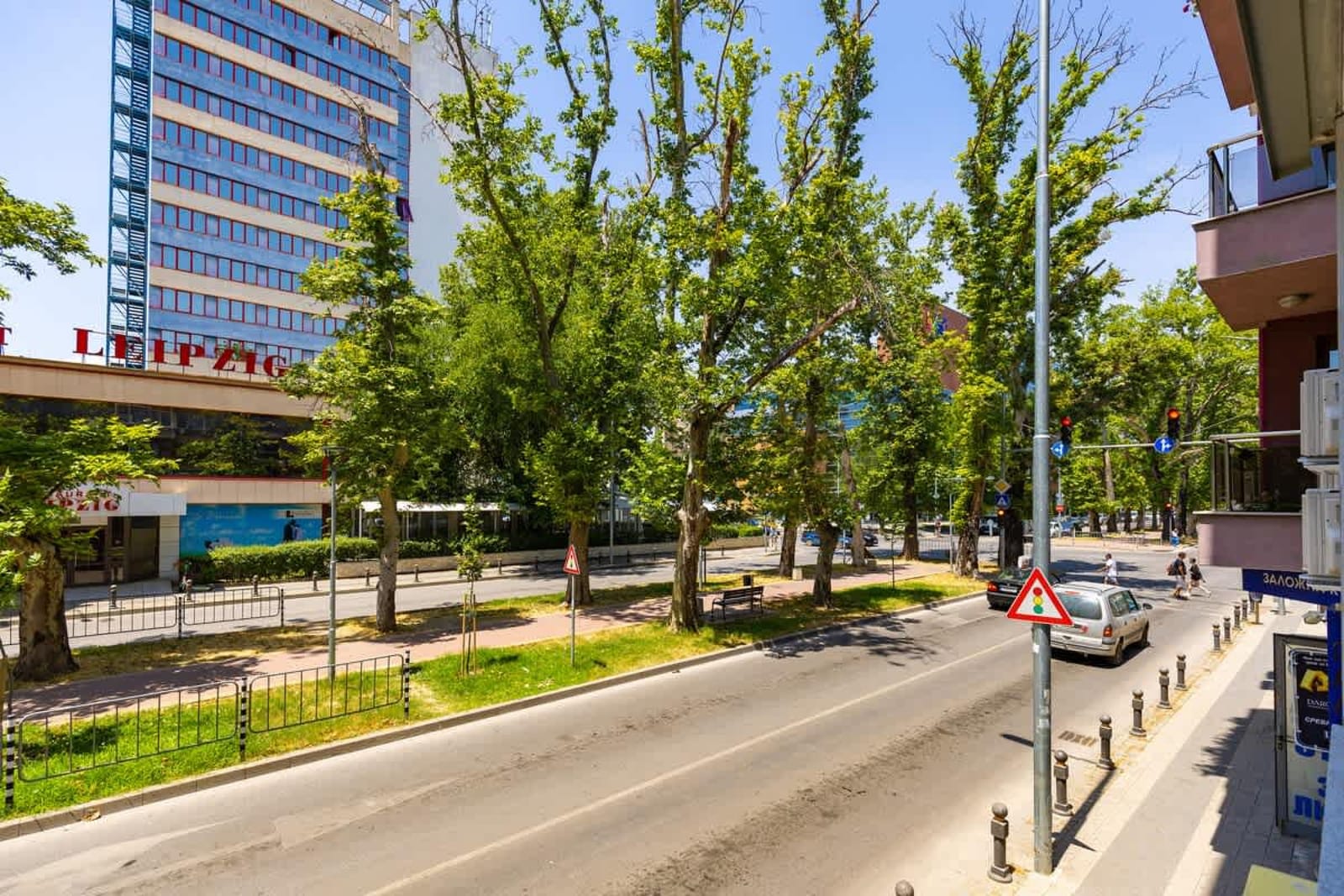 White&amp;Grey Two 1-BD Apartments - Photo 86