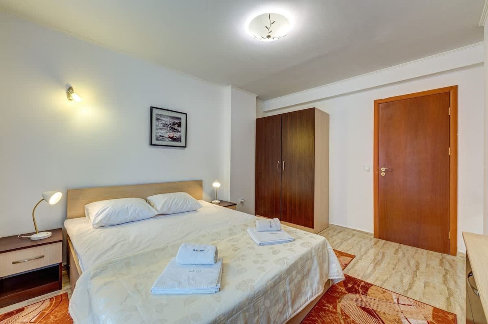 Bright and Spacious 2-BDR Apartment with Balcony - Photo 14