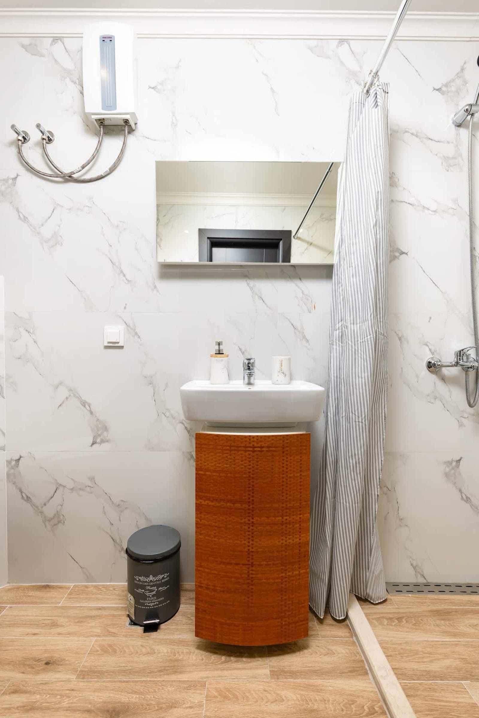 Central Apartments with Garden view - Apt No. 6 - Photo 19