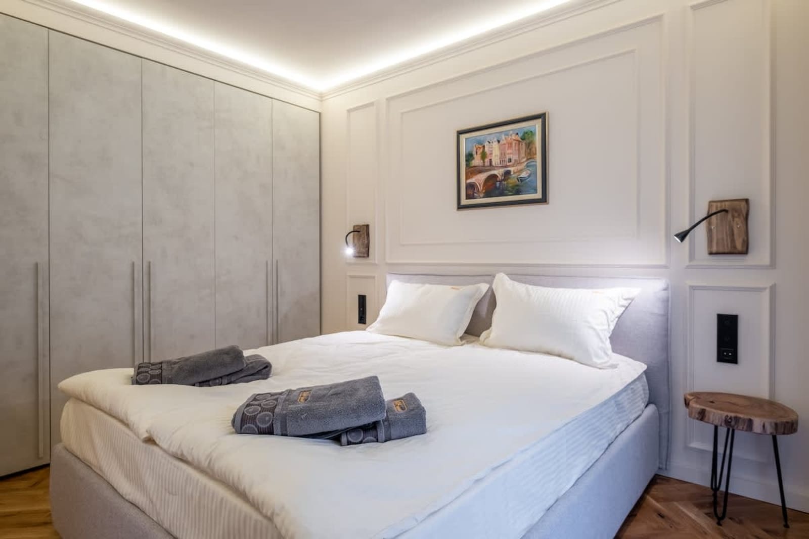 SOFapart Comfy and Elegant Apt with 2 BDR/ Parking - Photo 19