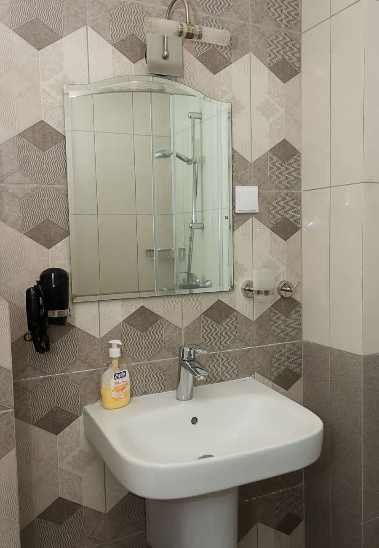 Balchik Garden Palace  2BD Flat with Balcony - Photo 13