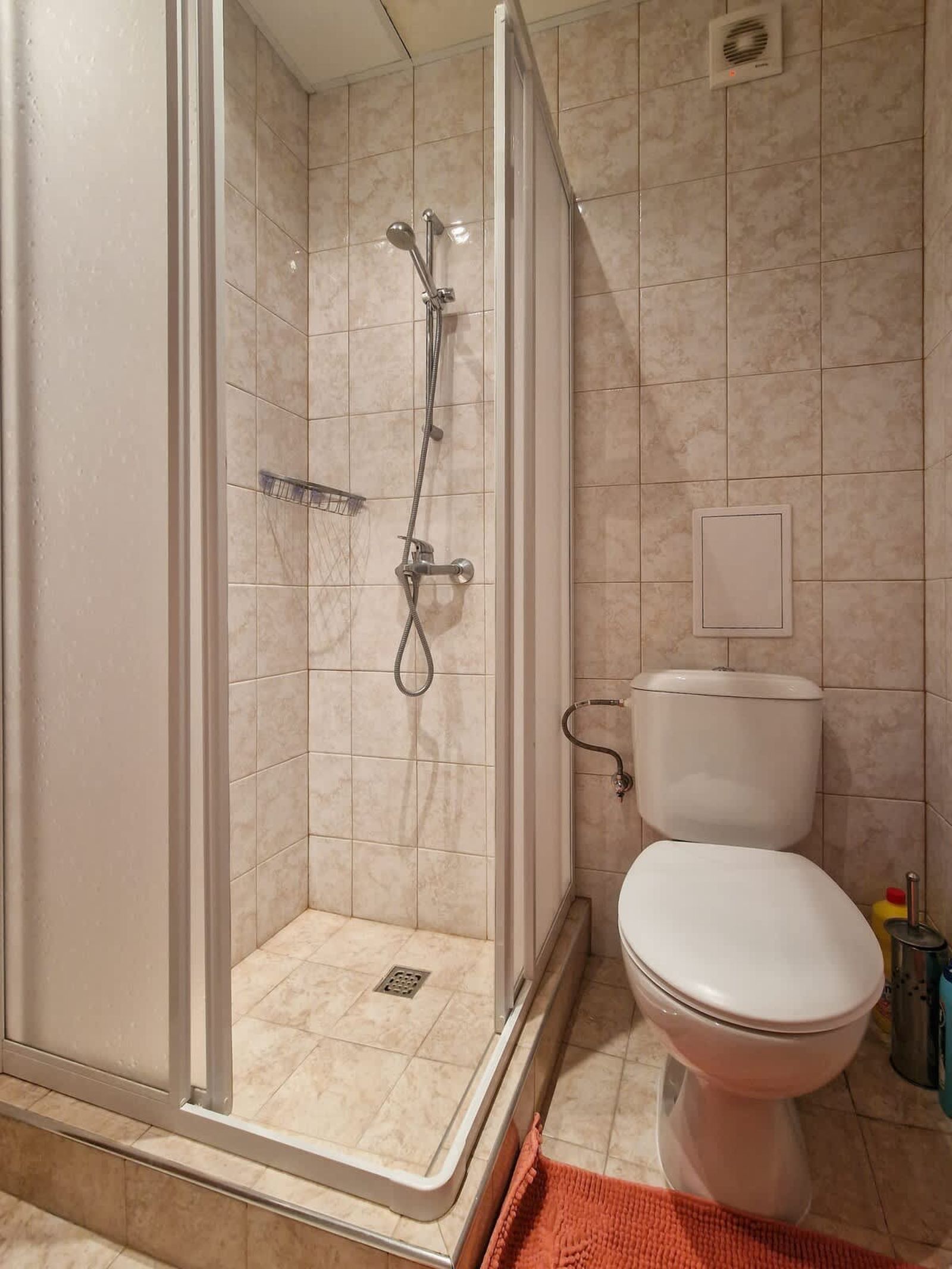 Cozy 2-Bedroom Stay with Parking in OLD INN Bansko - Photo 15