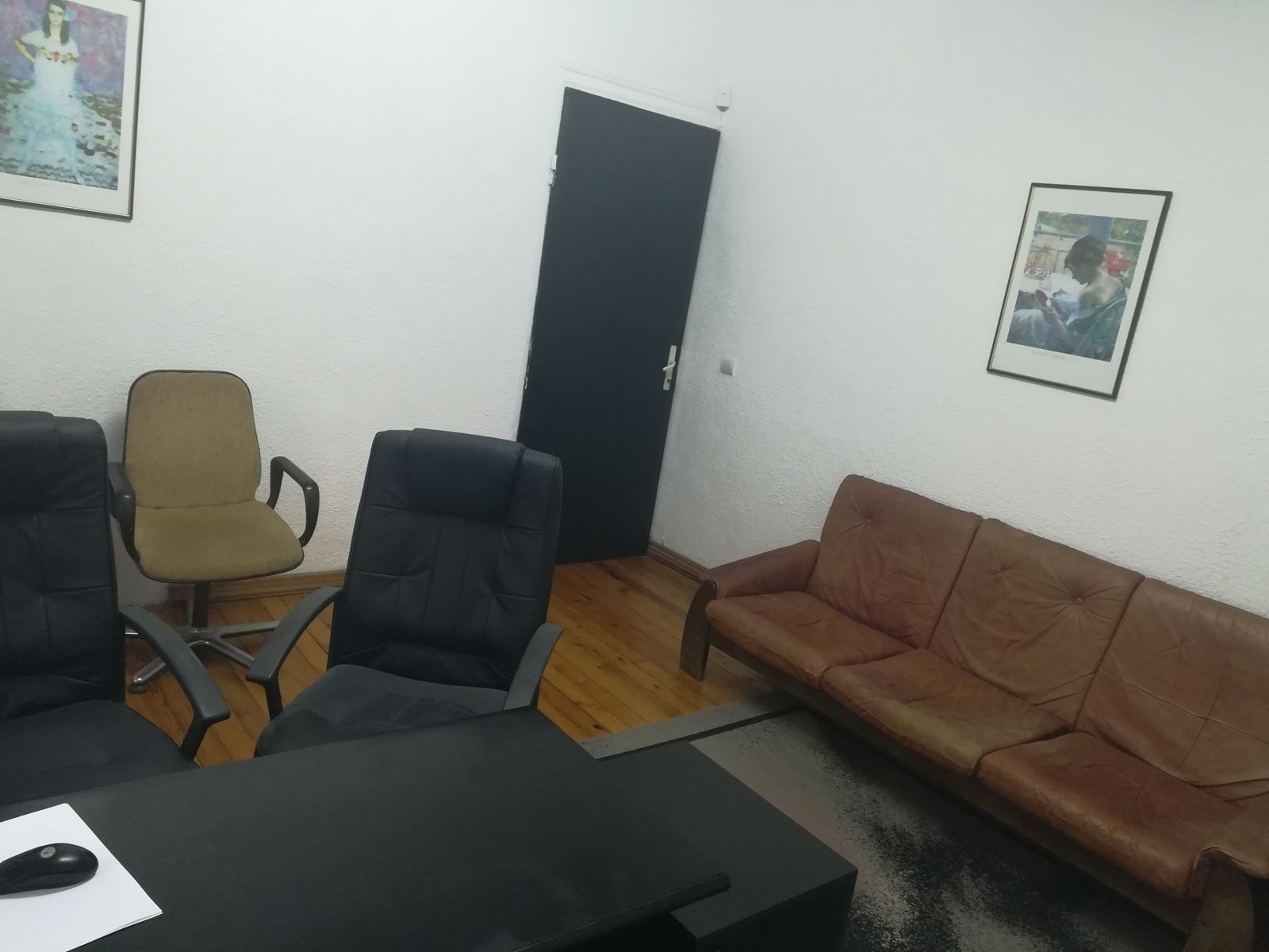 Office in an old building (1938) that is a cultural monument. Size 160 sq. m. No bathroom. No elevator, 4-th floor; 5 rooms; 2 small balconies. - Photo 15