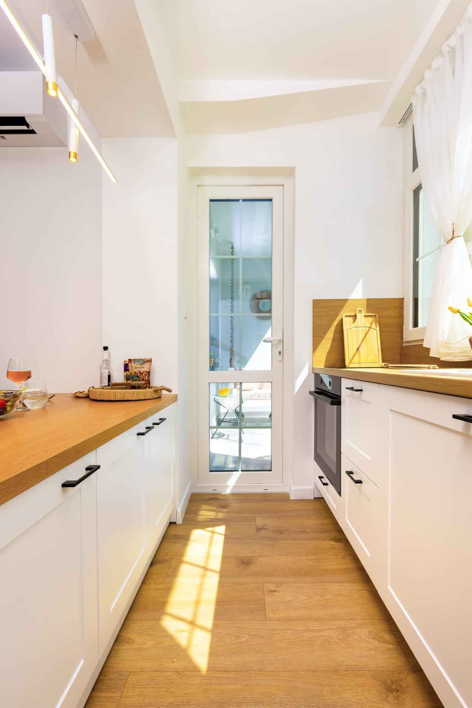 Happy People Plovdiv 1-BD Apartment - White - Photo 7